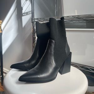 Steve Madden Pleather Booties (Size 7.5)